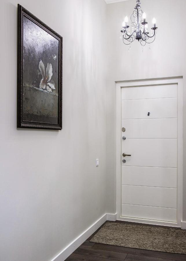3 Room Apartments , Rohatyntsyv Street Lviv Exterior photo